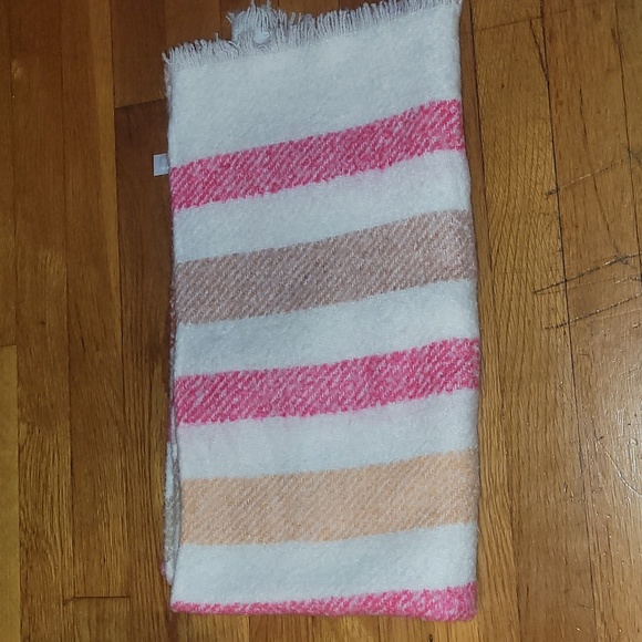 Loft Striped Blanket Scarf Excellent Condition - Picture 6 of 6